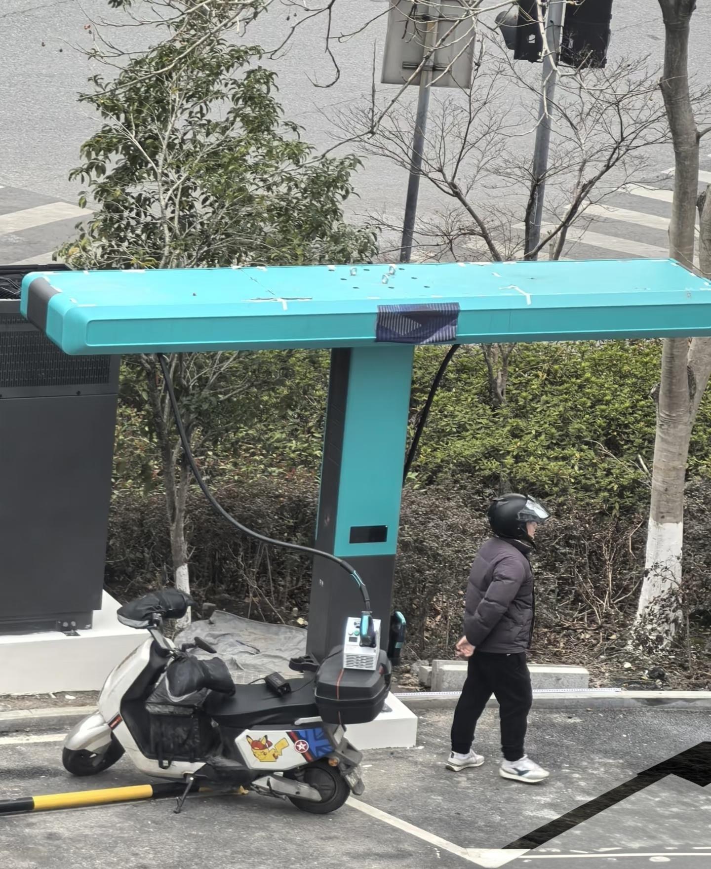 原来比亚迪闪充最完美的答案根本不是什么新能源车  而是房车取电器，这才...