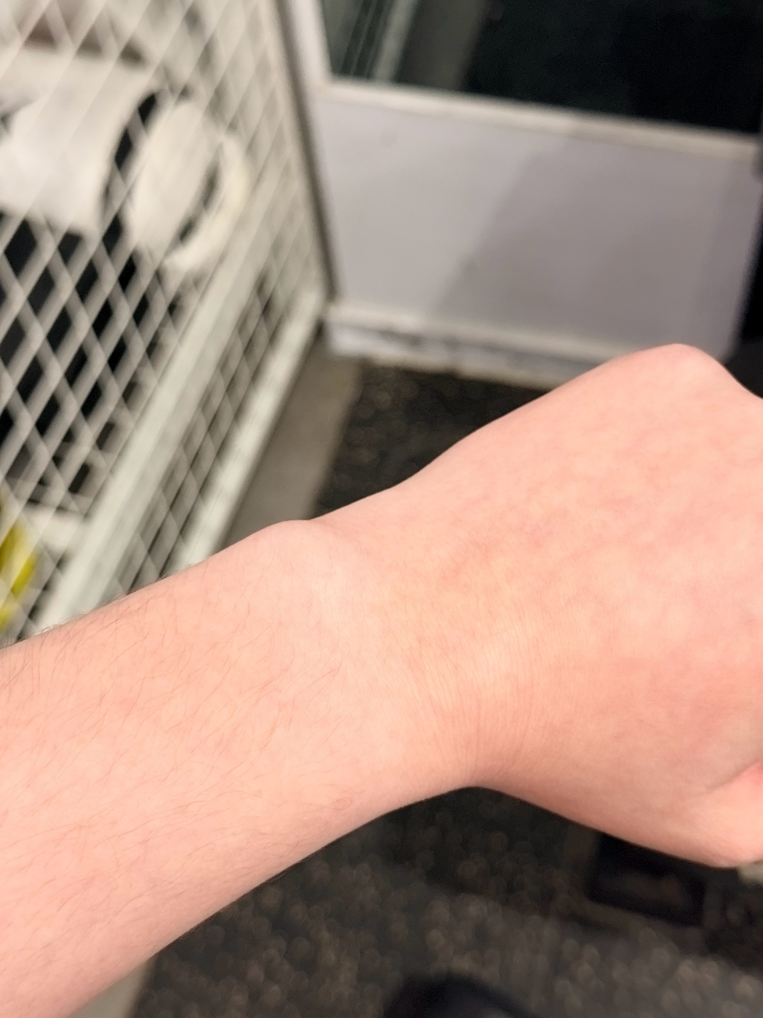 我去年也胖了不少今天来健身房结果忘记了戴手表帕梅拉胖了6公斤