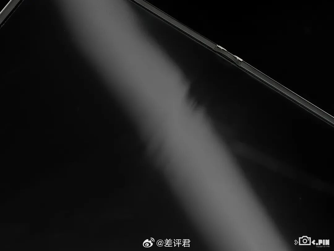 #差评说数码# 其实我觉得各家折叠屏手机都做得不错，可能最被人诟病的地方，就只有