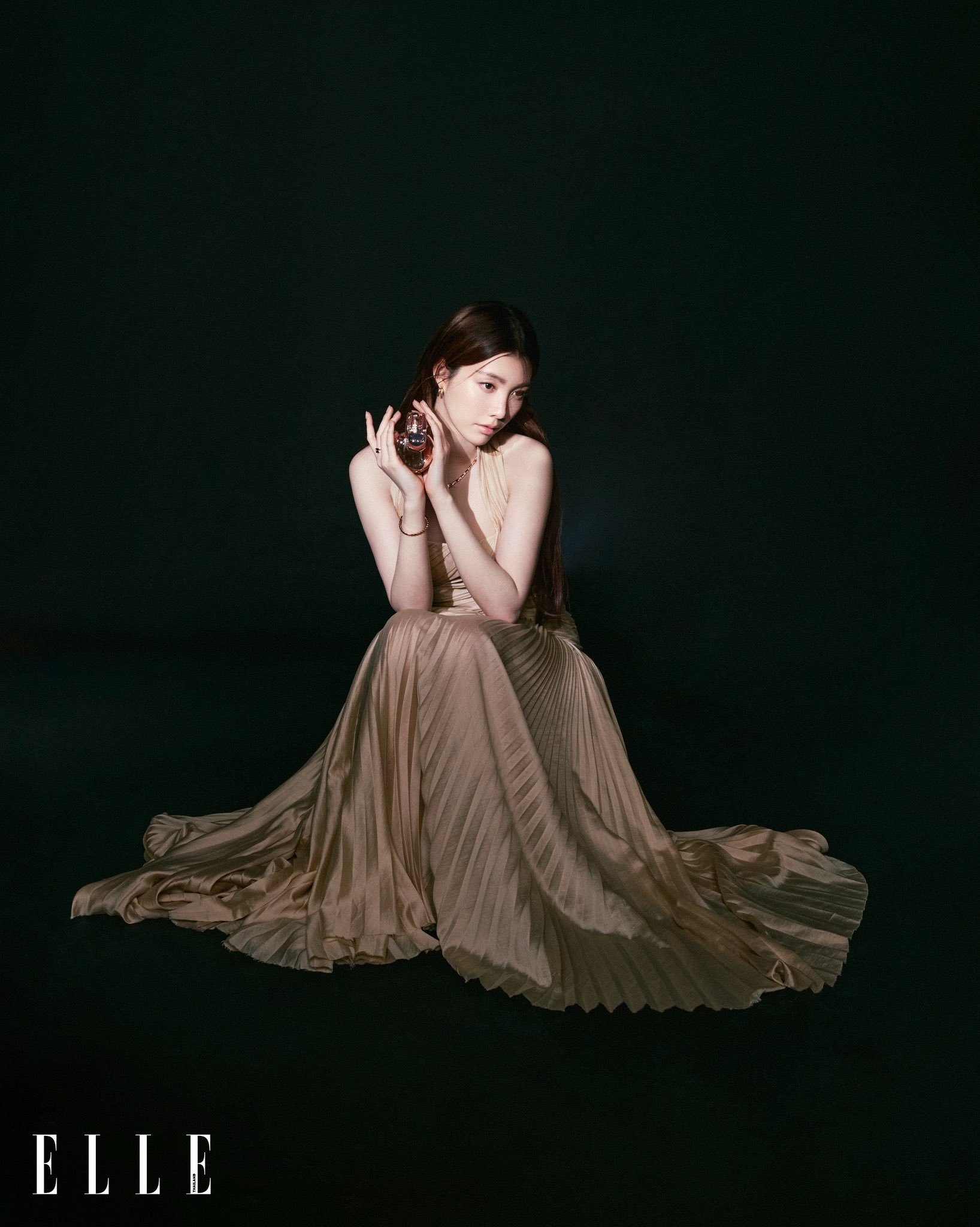 ELLEDigitalCover 通过女孩Orm·กรณ์นภัส ，演绎宝格丽