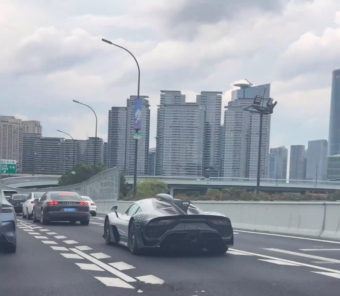 野生AMG ONE新能源汽车汽场全开大v聊车 ​​​