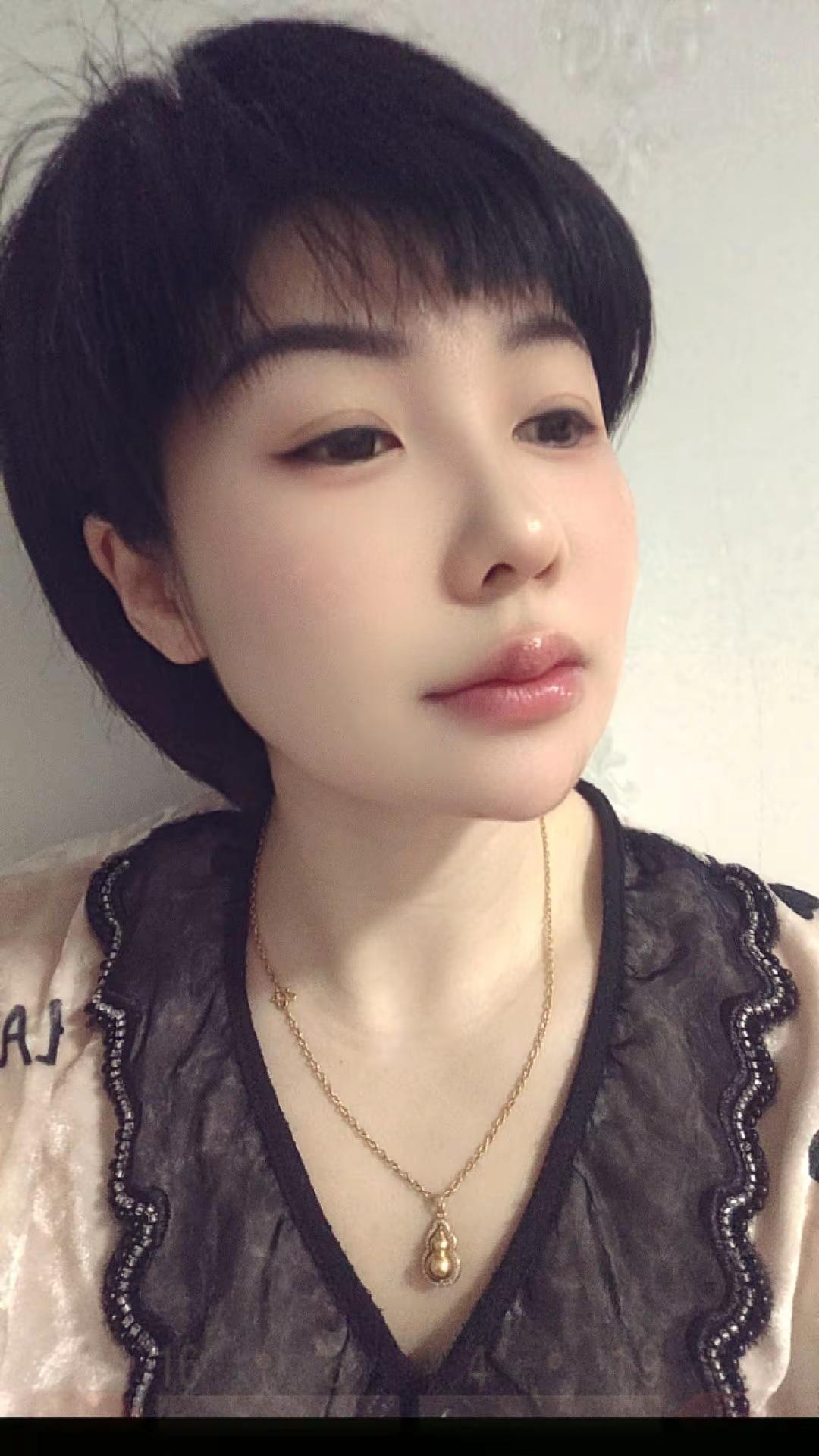 美颜都挡不住满嘴的疱疹，喷火🔥啦