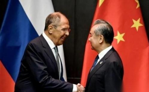 俄乌打了这么久，乌克兰才知道谁是俄罗斯最铁的后台！不是伊朗无人机，也不是朝鲜的炮