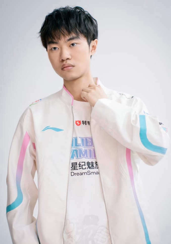 LPL冠军选手盘点，厂长退役这么多年居然还能排第二？Knight 7次位列第一3