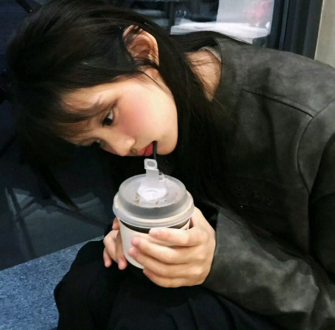 杀疯了的女生头像 