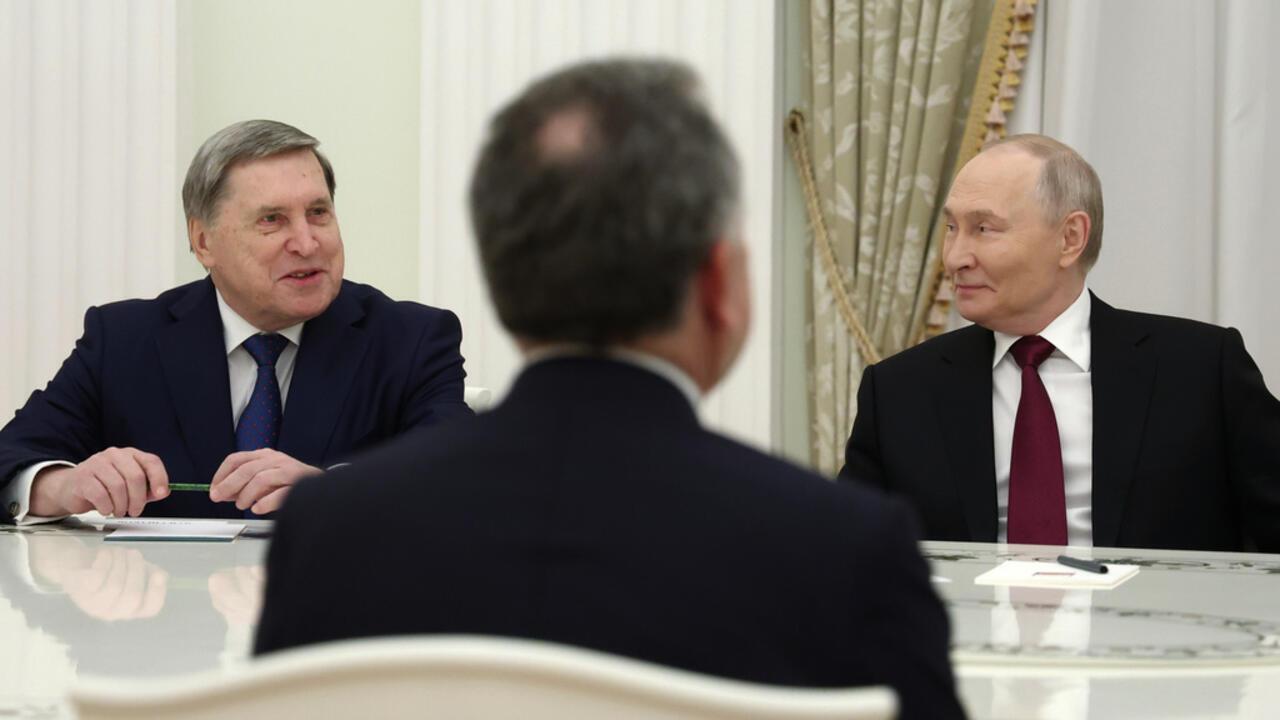 路透社莫斯科12月5日消息，俄罗斯总统普京在周四发表的采访中表示，除非乌克兰军队