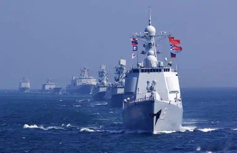 中国海军[超话] 向海图强，走向深蓝，压迫感扑面而来，也是我们满满的安全感。 ​