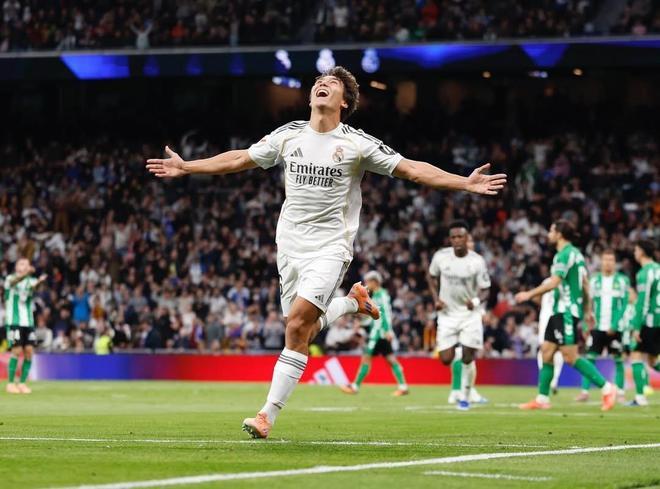 据报道，皇马对贡萨洛-加西亚的要价高达6000万欧元，这将使他成为皇马青训营培养