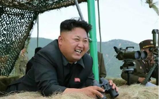 金正恩现在心里，恐怕只剩下一件事：坦克！刚刚在中国看完“全球最强”的100式，他