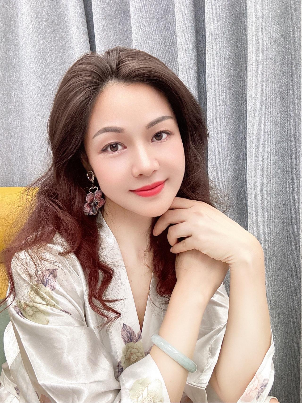 周末的惬意，在于可以心安理得地“虚度”光阴，允许自己什么都不想，就像天空允许云朵