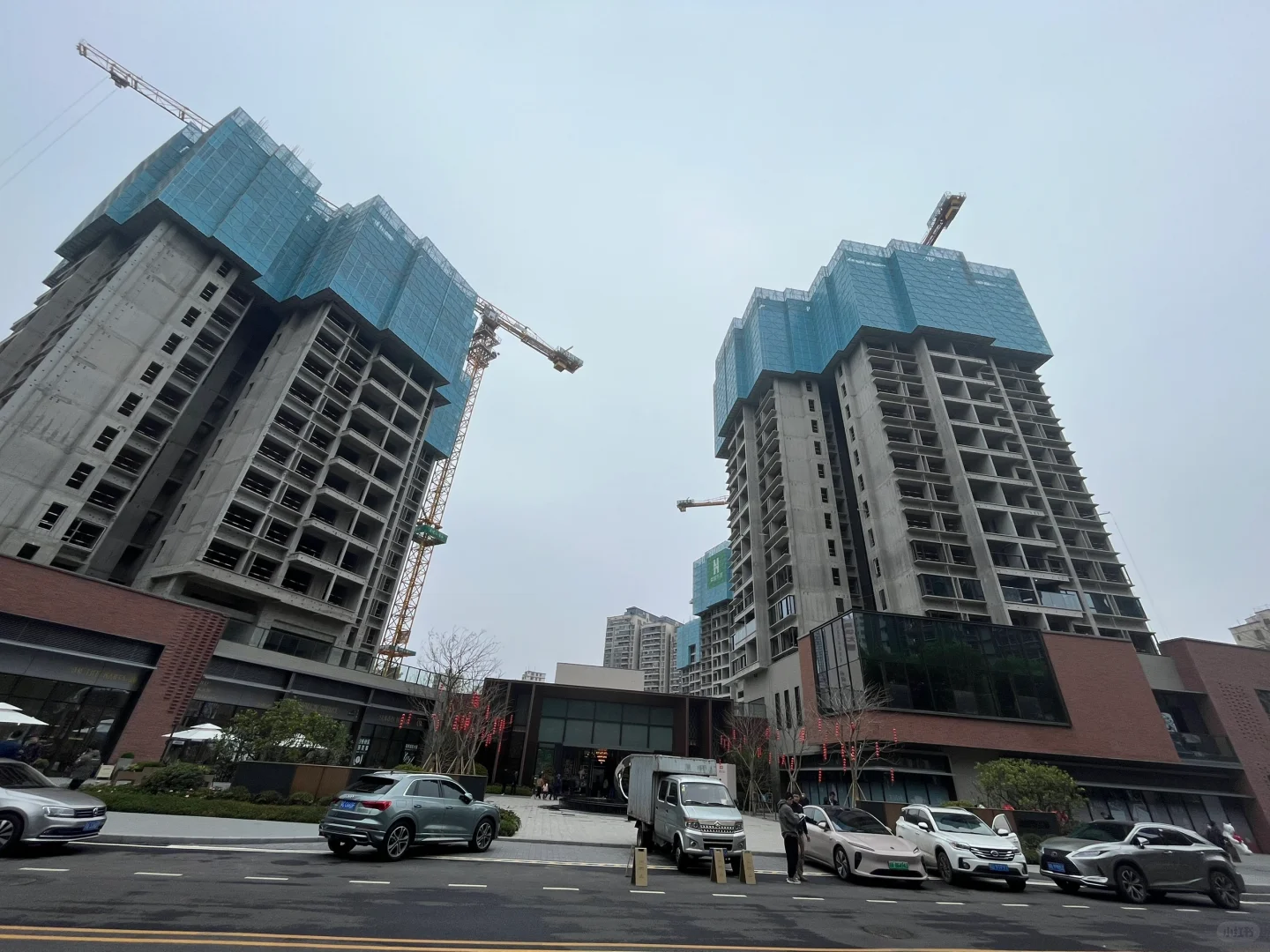 370万居然可以龙华地铁口的精装三房！