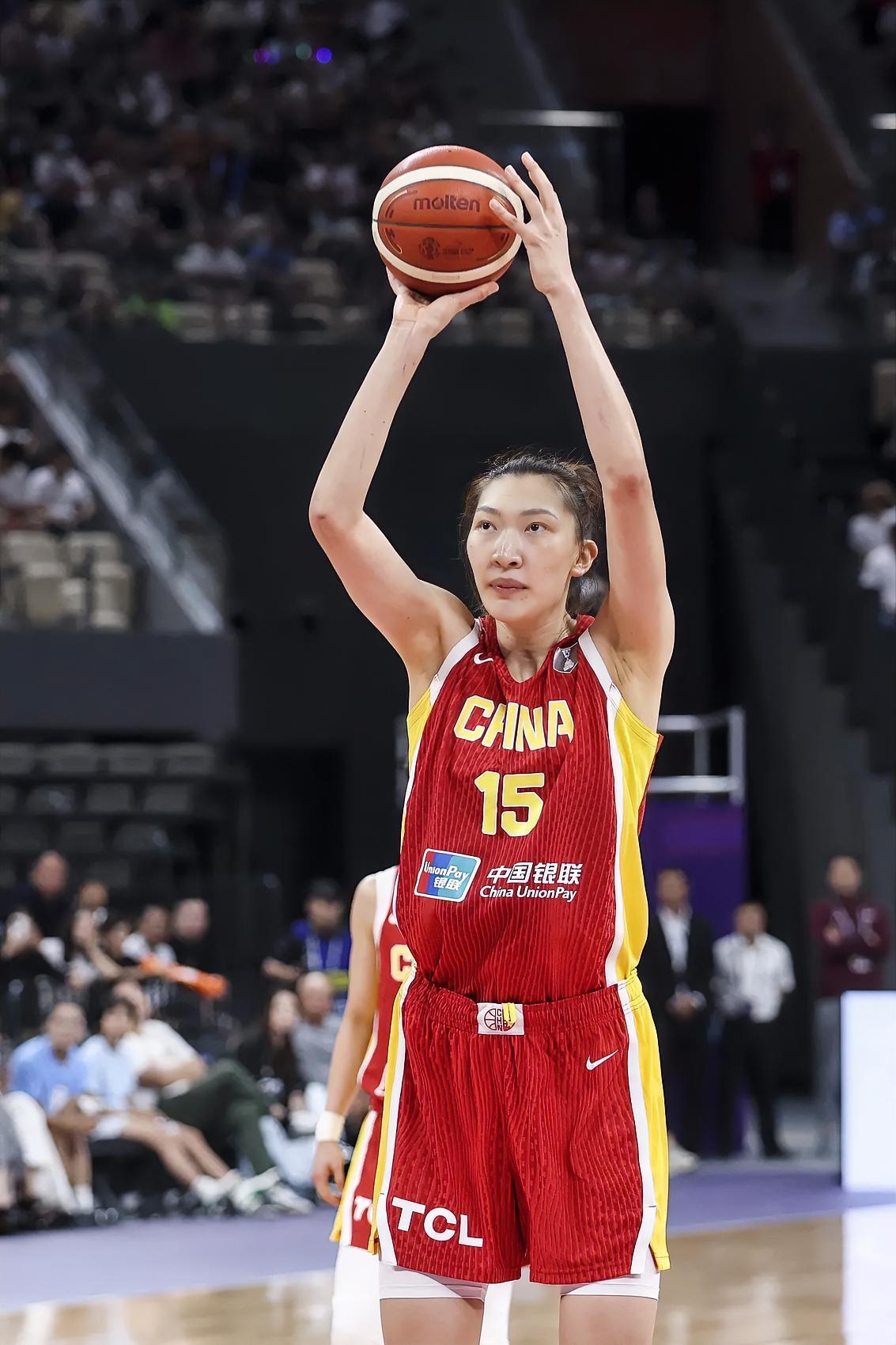 中国女篮大将韩旭真是独木难支！在今天进行的中国女篮和美国女篮的世界杯女篮小组赛中