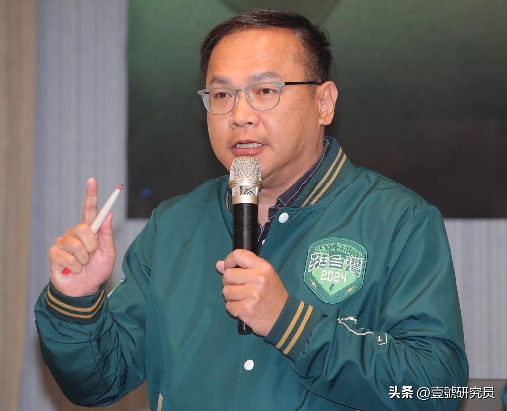 民进党立委王义川今（14日）称，不满立院召委徐巧芯的议事安排，怒骂“烂召委”。蓝