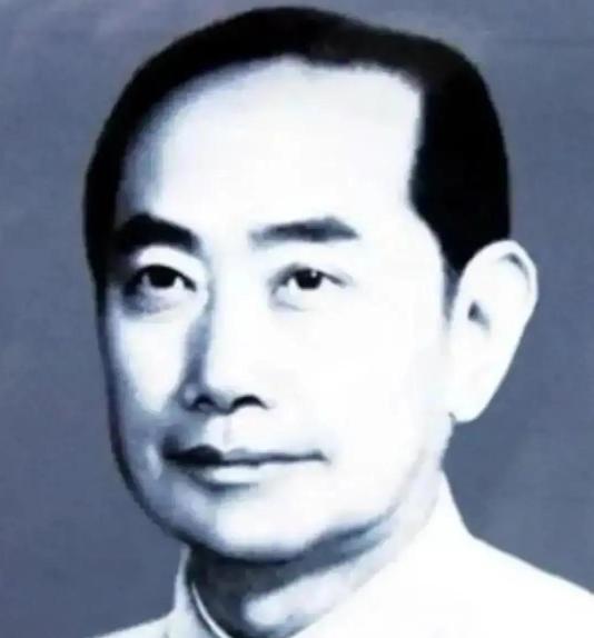 1947年8月，国民党师长李铁民下令将一百多地下党杀害，少将韩君明劝他：“老铁，