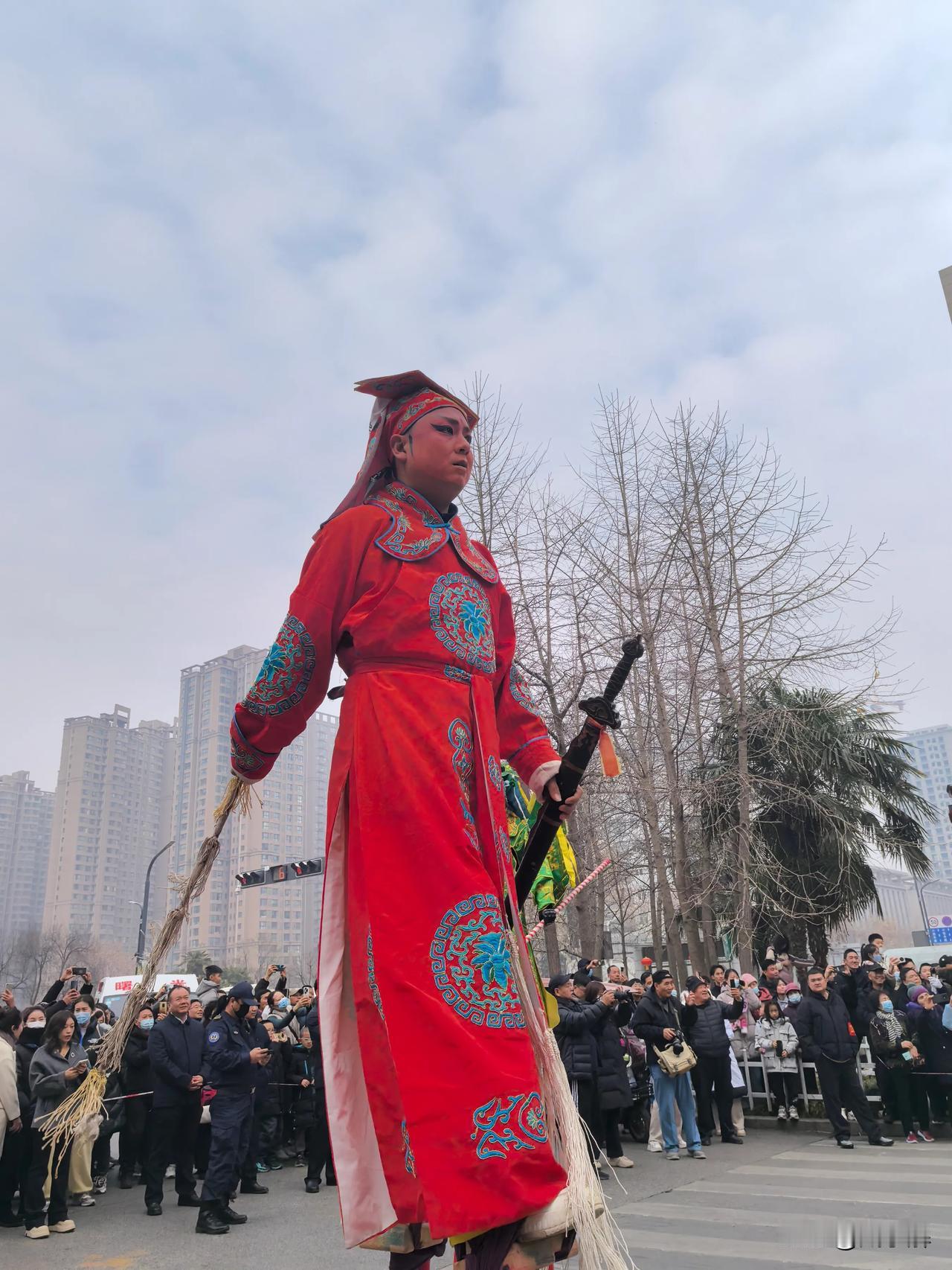 咱咸阳乡党们，春节咸阳老街巡游活动犹如一场“饕餮盛宴”，已在咸阳老街开展活动第二