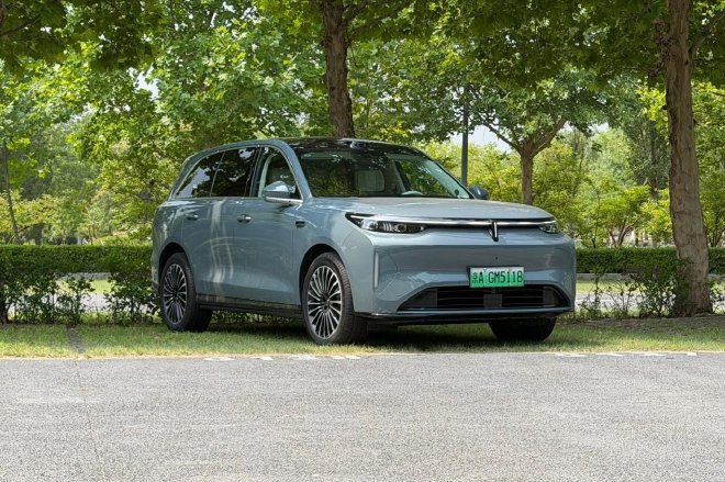 魏牌V8X23‑31万中大型混动SUV，搭载超级Hi4混动系统，满油满电续航长，