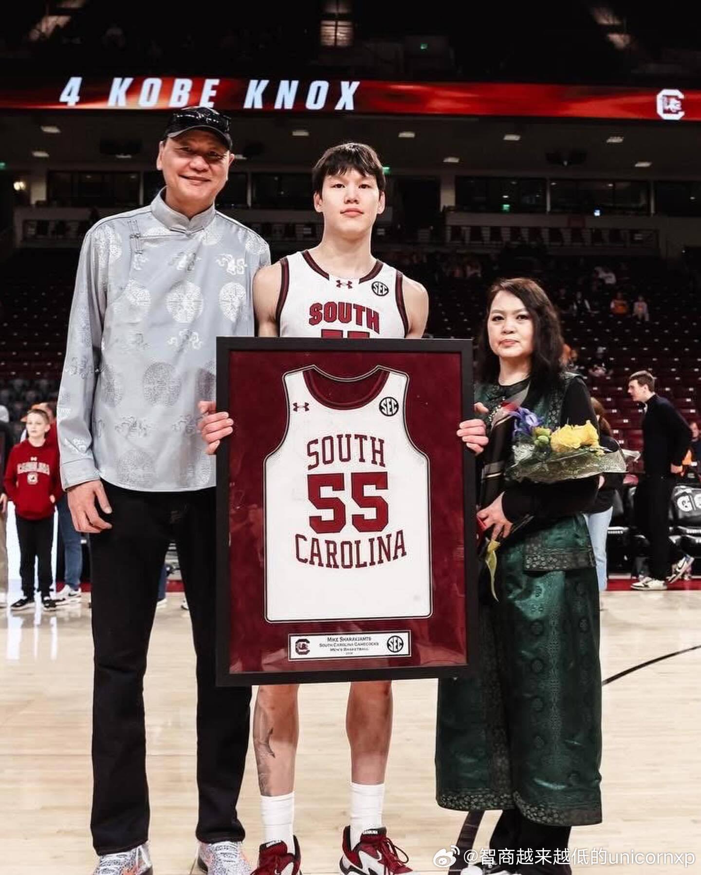 蒙古后卫Mike Sharavjamts NCAA大学生涯总得分破1000分，他