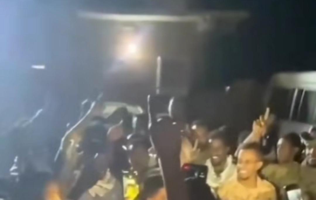 伊朗支持国表态！
伊朗形势严峻，特朗普扬言要派地面部队进入伊朗进行参战，针对这一