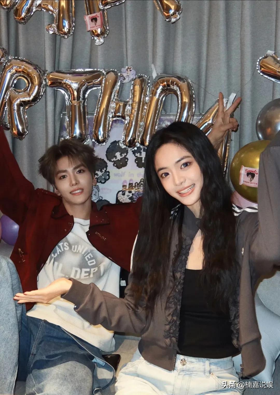 邵兵、张培的一对龙凤胎儿女过22岁生日，一家子的颜值都很高呀！
果然原件正确，复