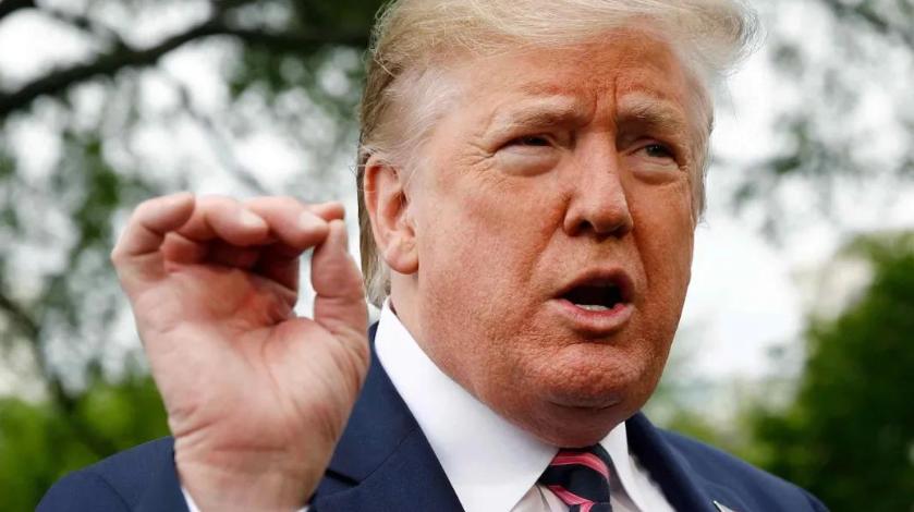 特朗普这操作，我越看越觉得像在看一部重播了无数遍的老戏，连台词都没怎么换。
3月