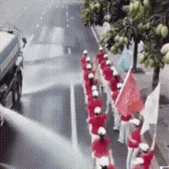 洒水车可没惯着暴走团今日份舒适[憧憬][憧憬] ​​​