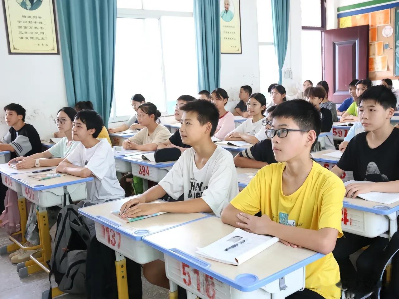 孩子，为了你的未来请多多努力吧！
1. 努力是拓宽未来选择的底气
 
高中的每一