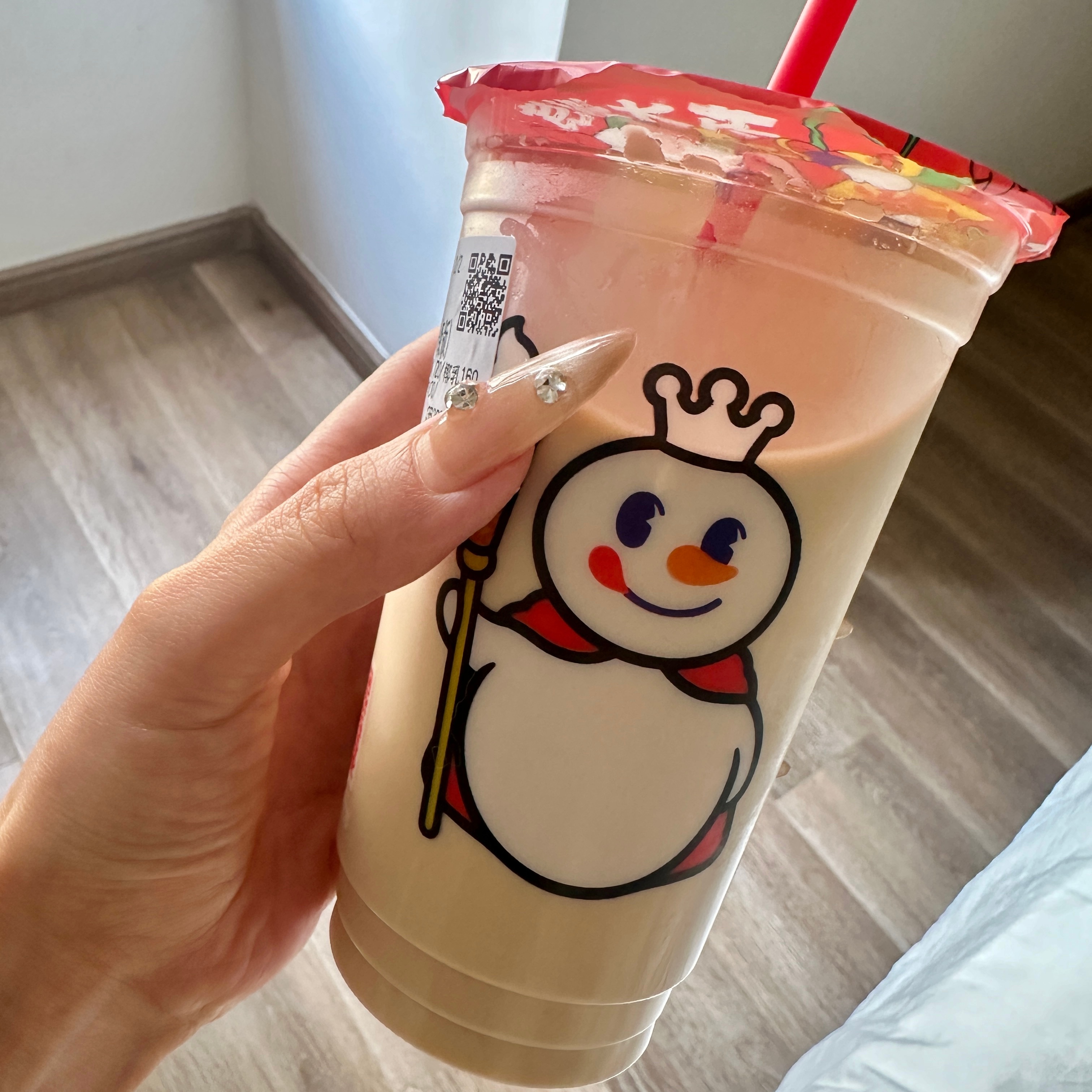 家人们 平时都是喝星巴克的 今天误食了蜜雪冰城 会不会有事啊（就喝了一口） ​​