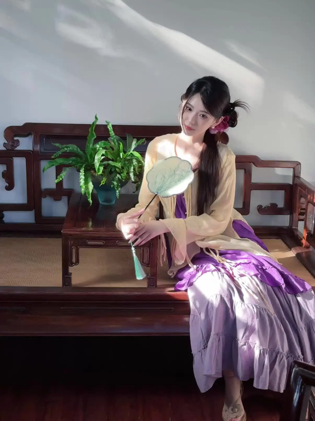 🍃 “窗透初晓 日照西桥 云自摇”