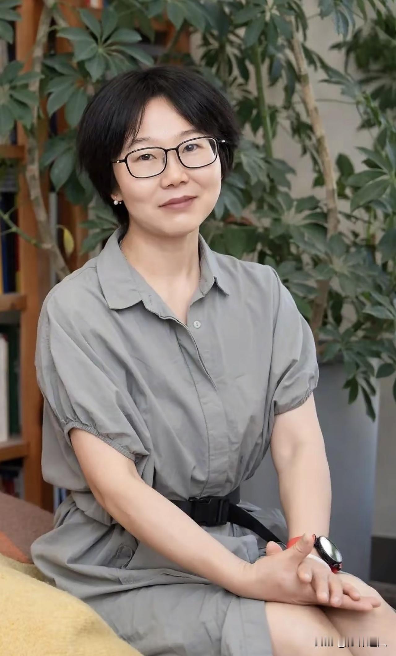 【唯道心语】致李娟：内心强大不会对父母熟视无睹

世人常常有一个误区，把拉开距离