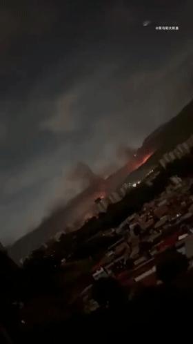 委内瑞拉出现孤胆英雄，发射导弹险些击落美机，身边十几人战死！
 
2026年1月