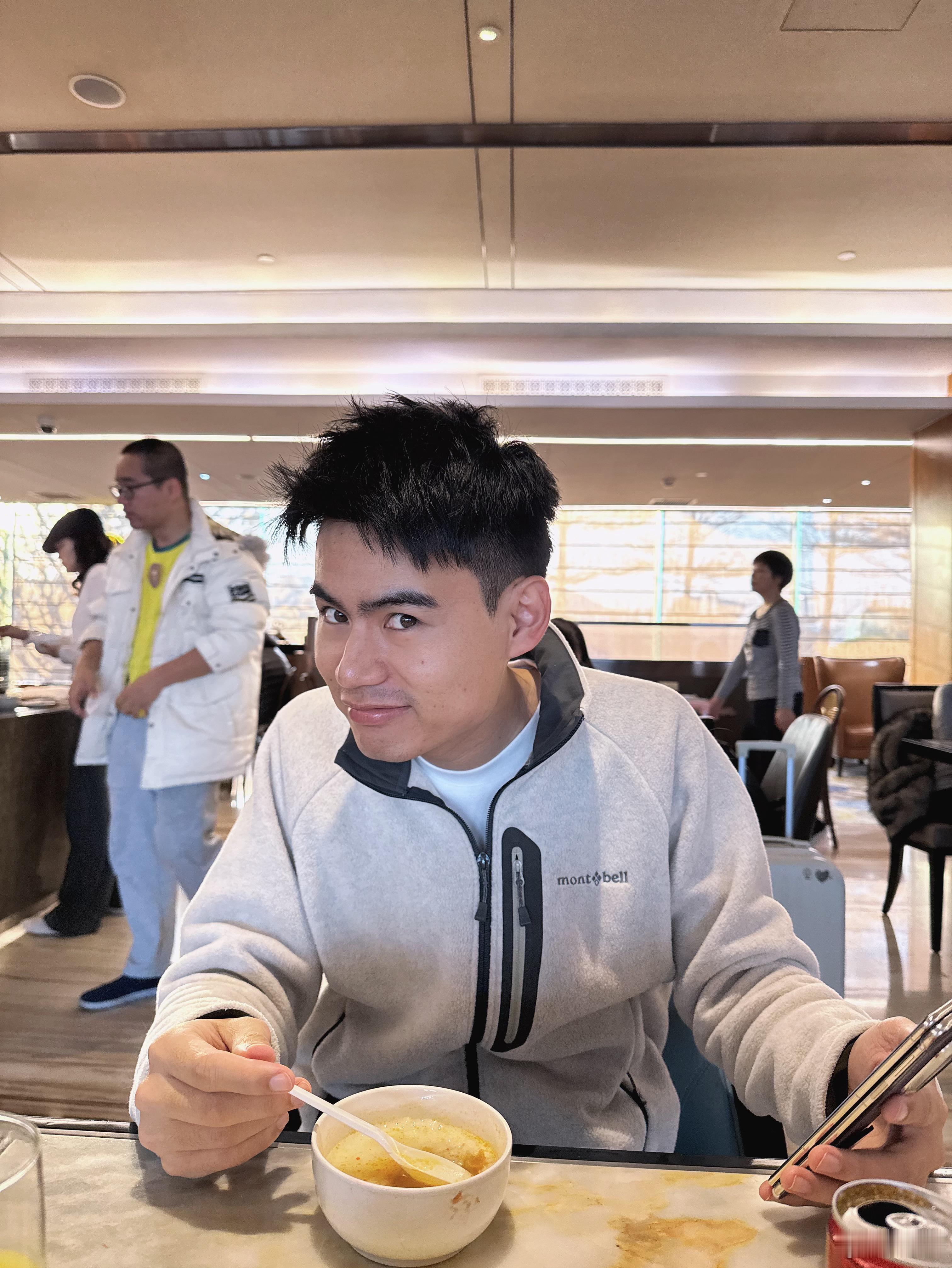 刚取机票的时候，工作人员告诉我们护照号填错了，导致我们回程机票，入境卡护照号全部