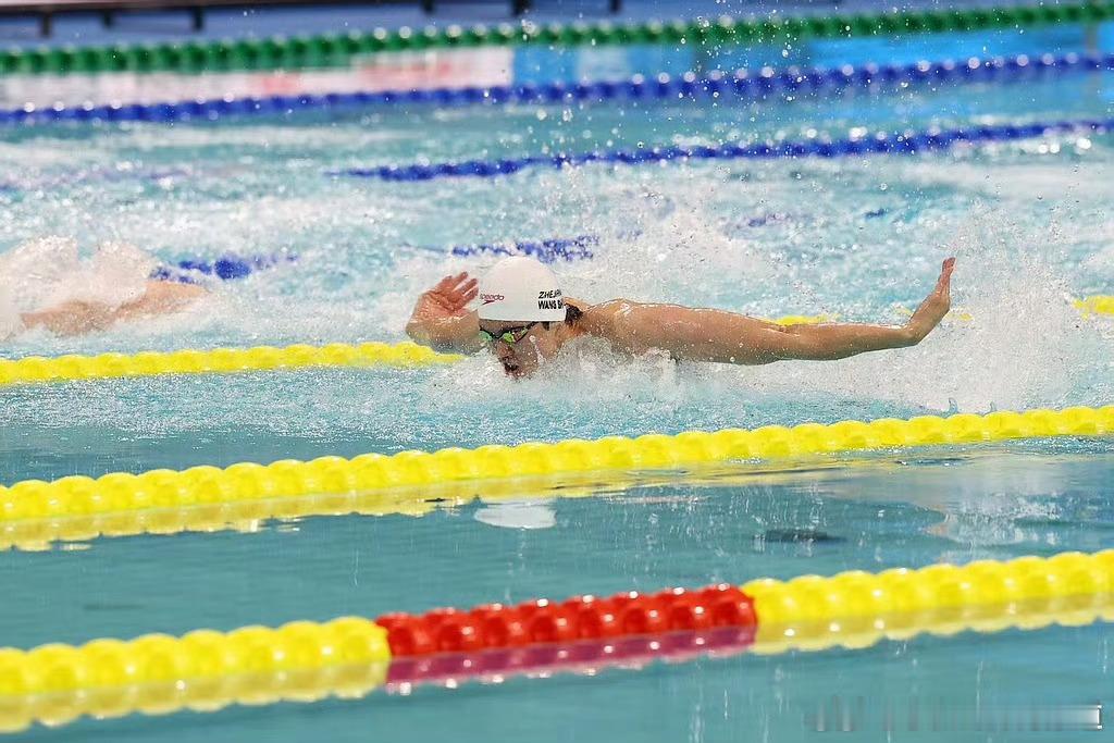 🏊🏻♂️ 第十五届全运会丨游泳 图集14男子200米个人混合泳决赛祝贺 实现