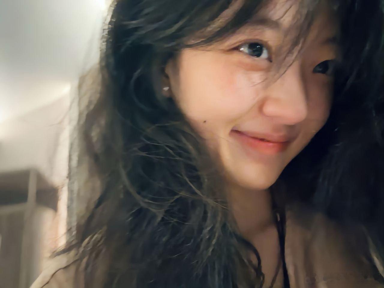 黄景瑜孙千 尴尬  孙千[超话]  孙千的神级壁纸合集，真的就是一眼看上去就很有
