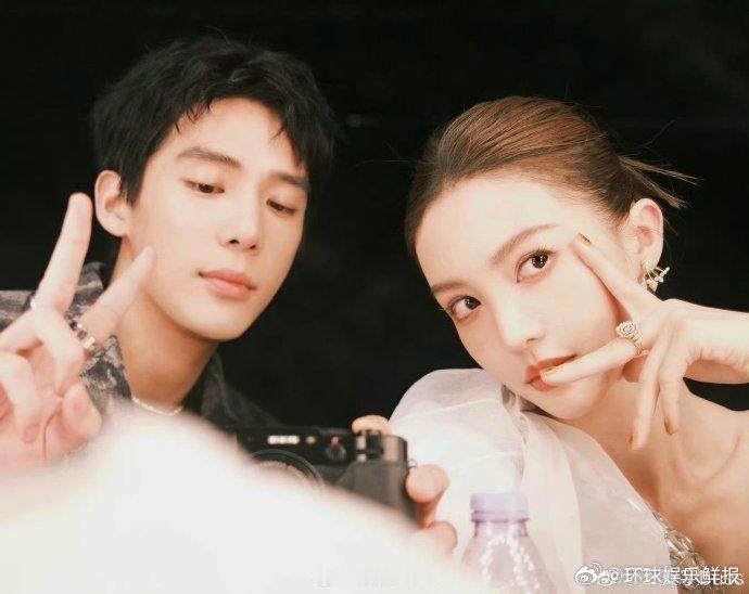 金晨王安宇都去了阿那亚前脚王安宇骑行帅出圈，后脚金晨遛狗美成画，炽道CP粉狂喜！