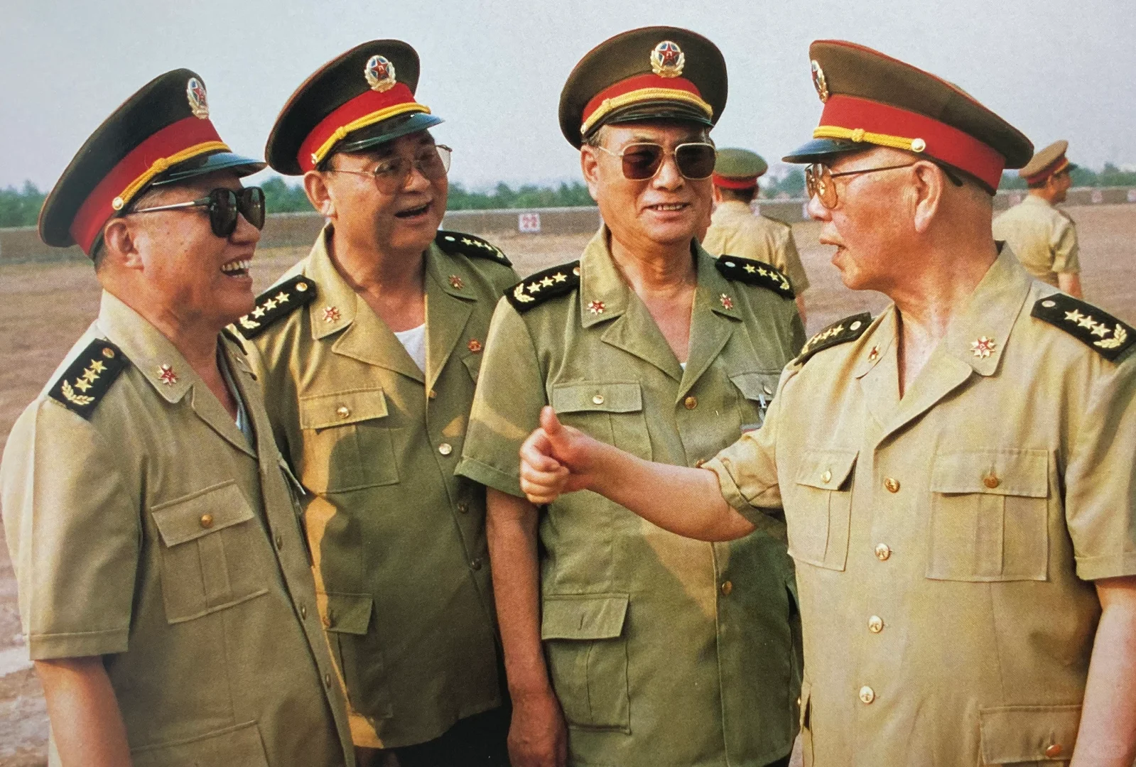 1994年6月参观济南军区演习