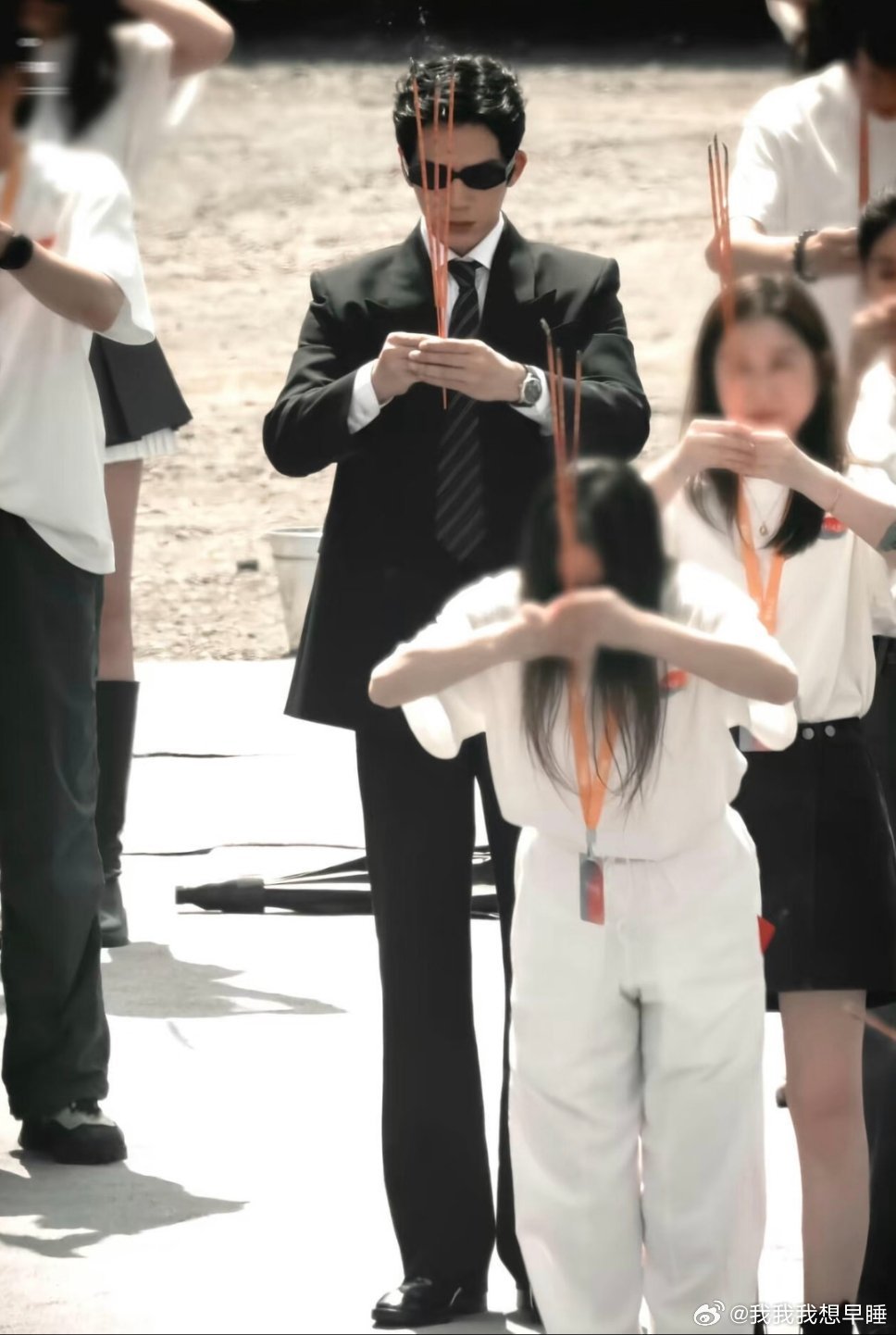 井柏然这一组照片真的很适配黑帮大佬的电视剧[流鼻血] ​​​
