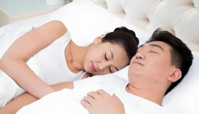 “做鬼也风流！”福建，男子出差期间与女子发生关系后猝死，家属申请工伤被驳回，官司