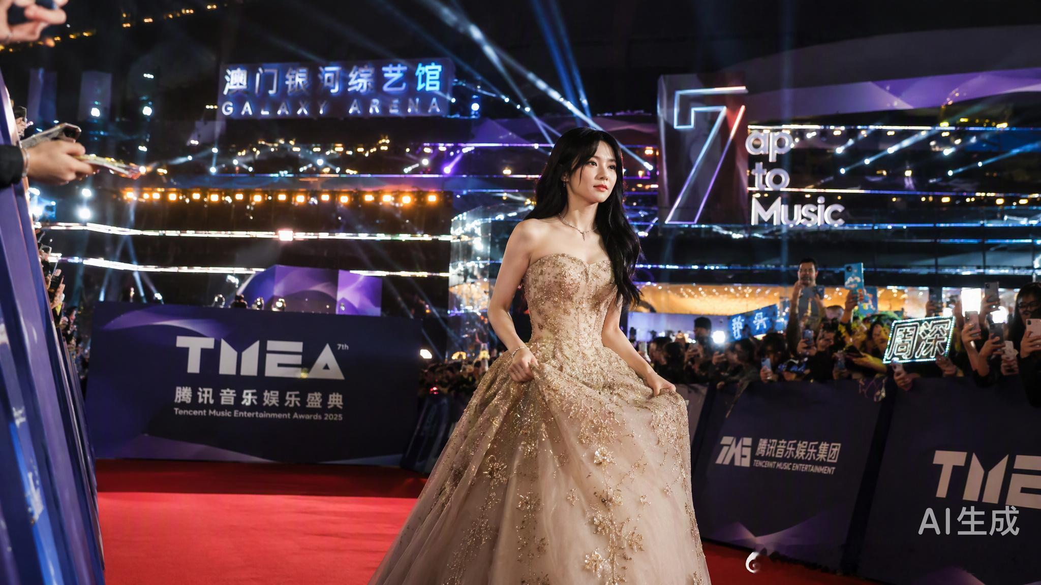 周深连续六年出席TMEA，张峻豪在沉淀后坦言“更清楚想表达什么”。这些在秩序缝隙