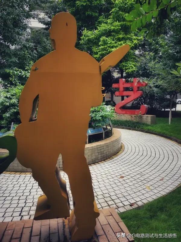 都是不错的艺术家，但晚年走的都凄凉不好。好像大多数人的结局均是这样的啊！[流泪]