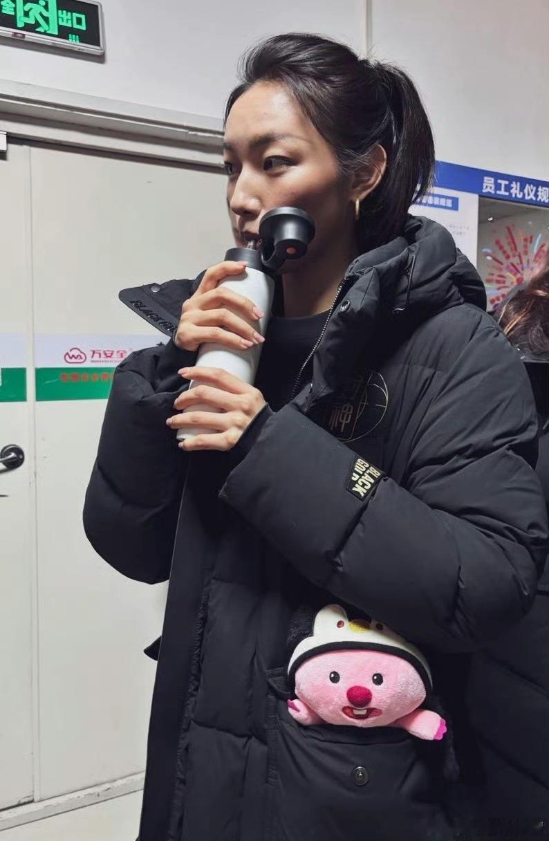 那尔那茜线上Alpha线下Omega  家人们，我真的被那尔那茜的反差魅力折服了