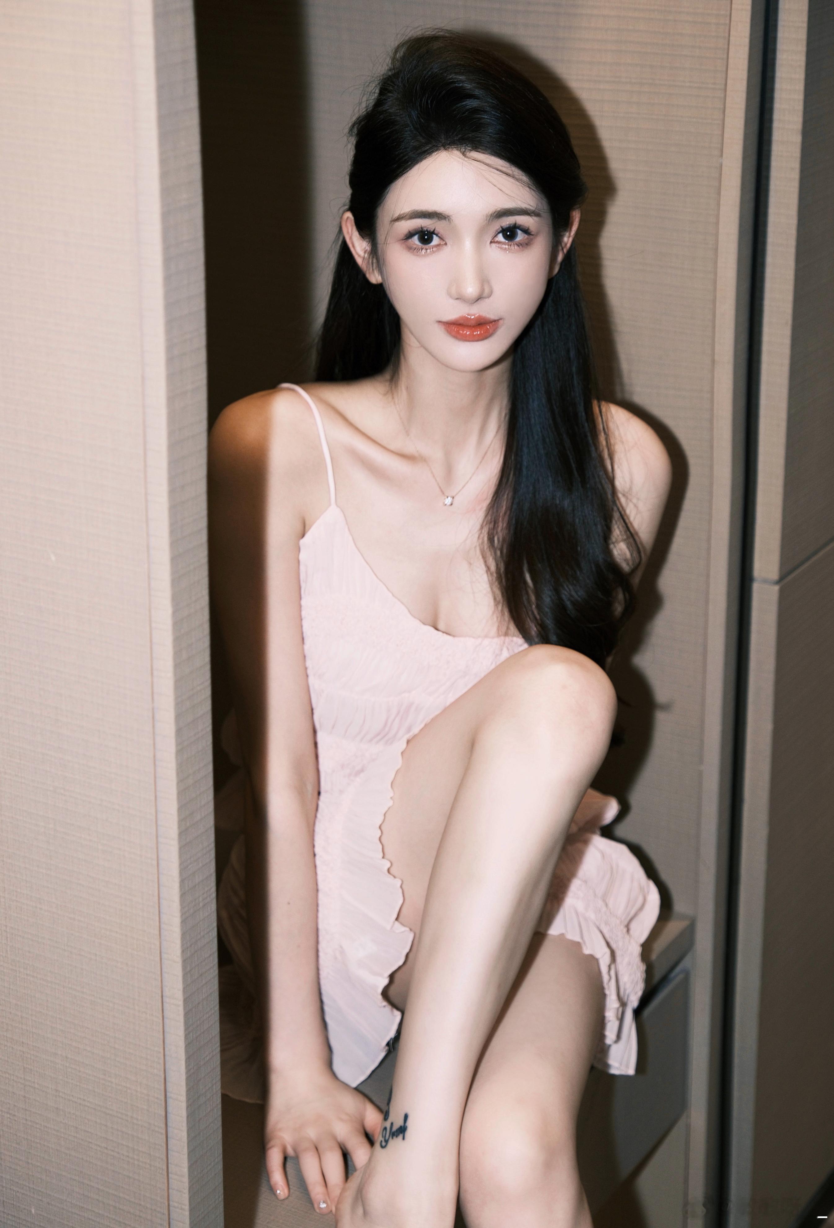 像不像美女 不像把你删了 ​​​