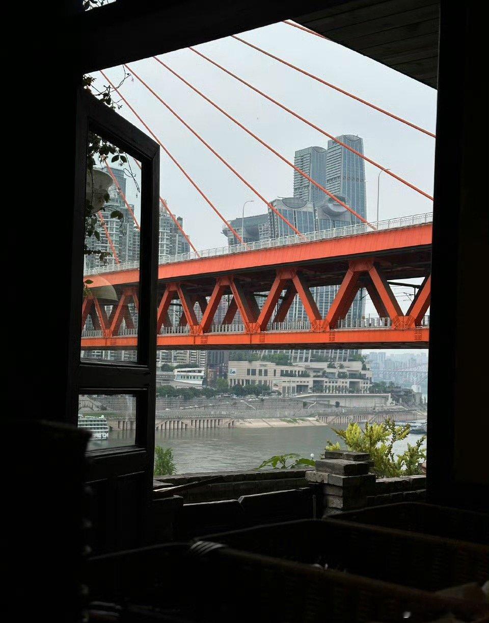 张凌赫帮粉丝修图 张凌赫你别太好了，这个粉丝要爱你一辈子了，又调光影又调构图的 