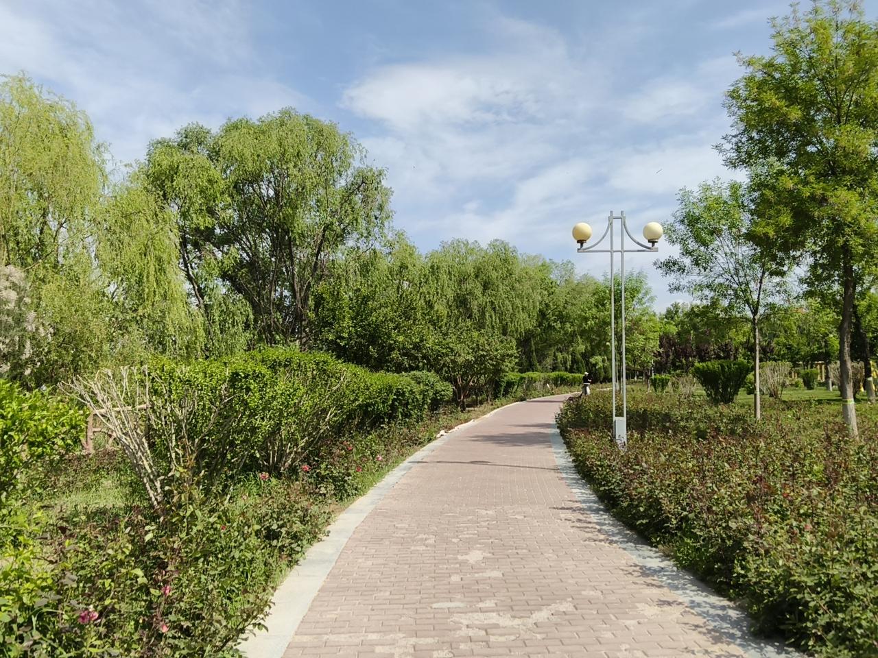 2026年5月24日是兰州马拉松赛事鸣枪起跑的日子，昨天出门转了一圈，发现兰州的