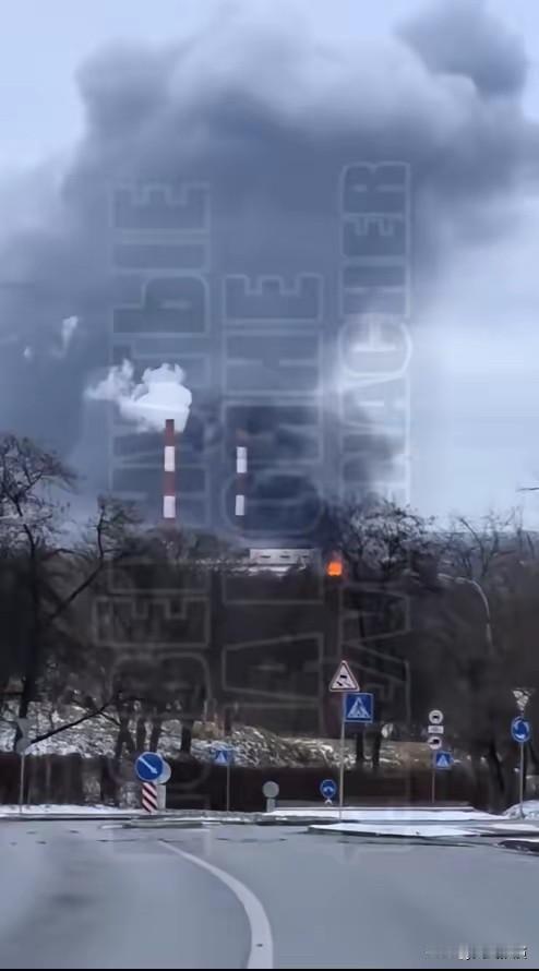 “炸！炸！炸！”

俄军一轮轰炸，基辅大半市民直接停电，这波真爽！

当地时间2