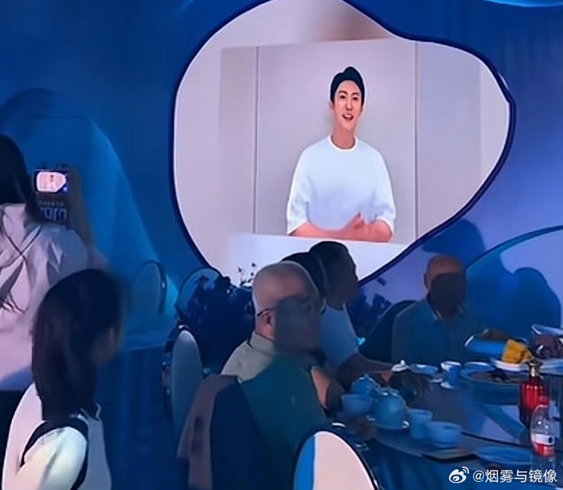 关晓彤助理与黄景瑜发小结婚了我的天 这也太艺术性了哈哈哈哈哈哈哈关晓彤助理和黄景