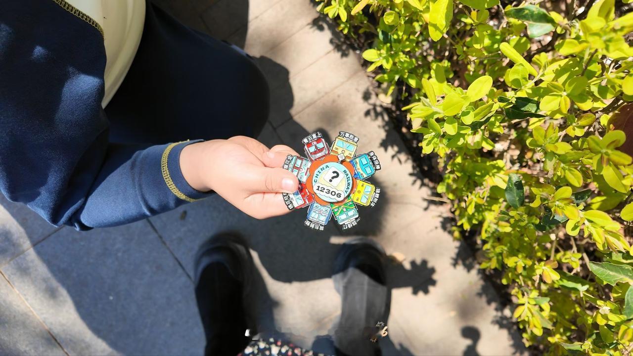 春天真的来了！被祖孙俩的春日时光治愈了
 
春天真的太美好了，满眼都是生机与温柔