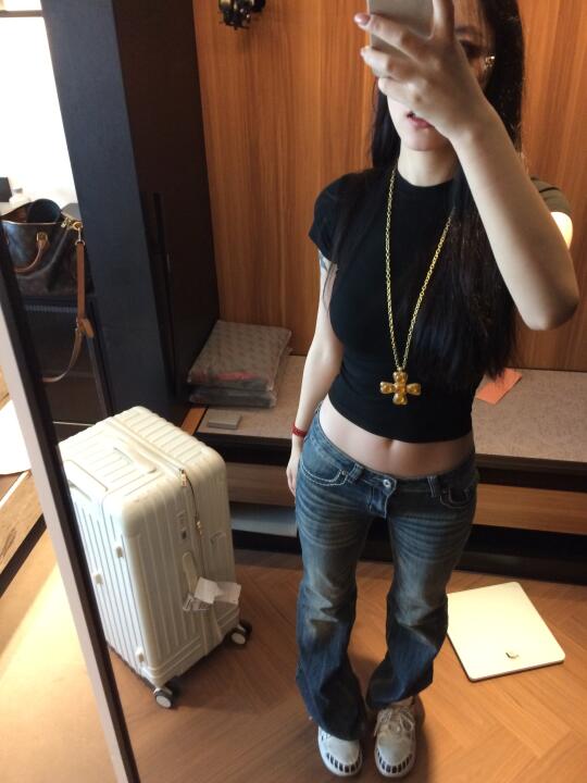 今年心头爱 低腰裤+正肩t