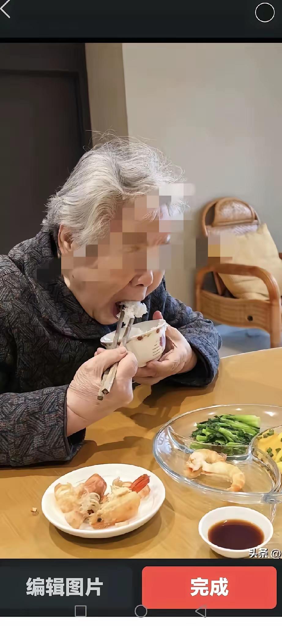 婆婆4500元退休金全给前儿媳，跟着前儿媳生活：不是母女，胜似母女

这年头，离