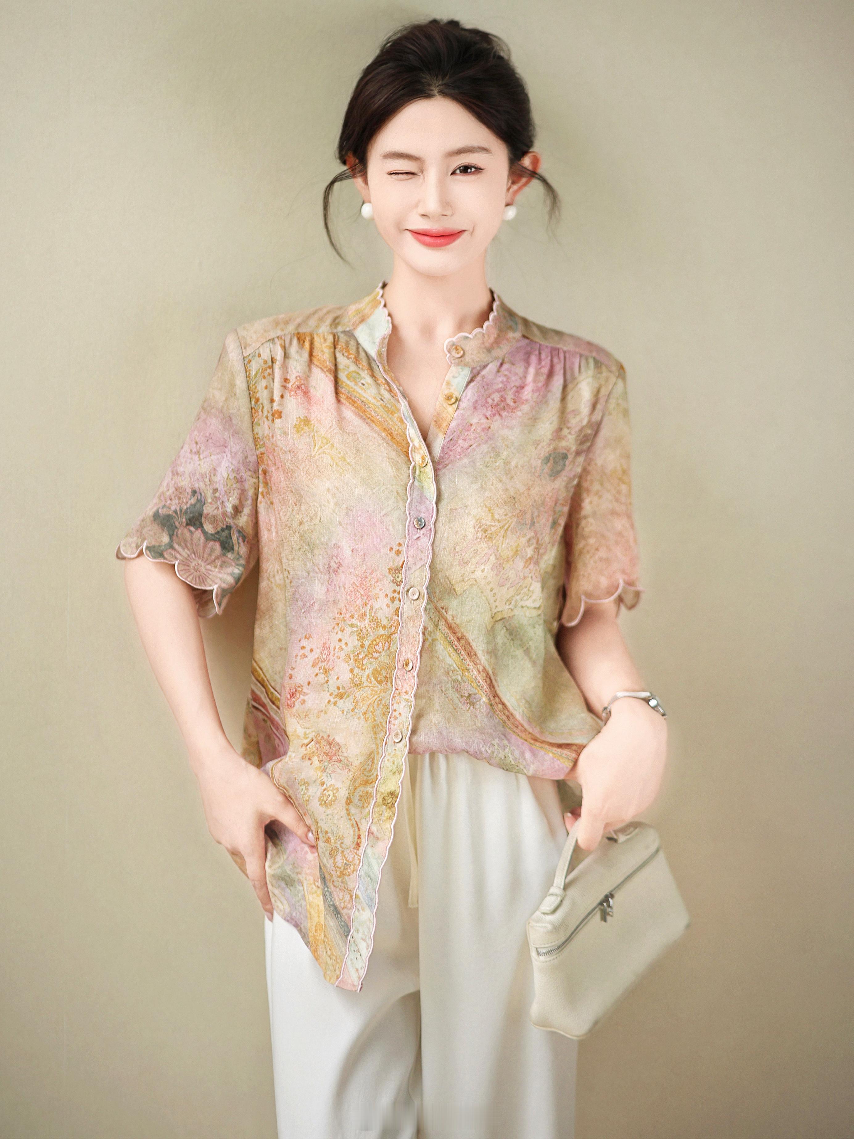 不出乎意料的话..是不是又美到各位了！[害羞]彩色印花衬衫+波浪边 看着就心情很