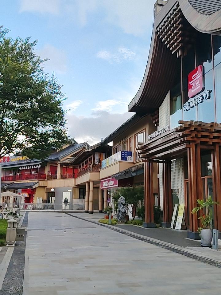 在A股有很多现象不能理解，就比如A股的暴涨暴跌，很多文章都在说，是因为A股市场散